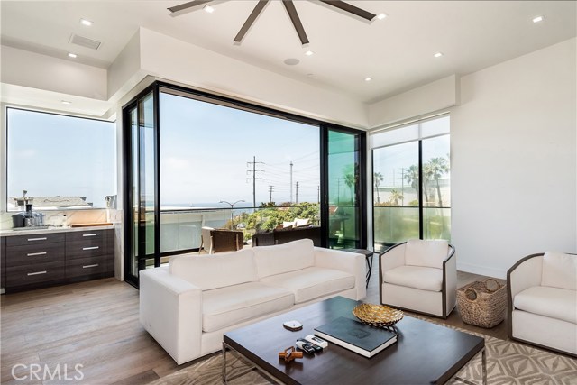 465 36th Place, Manhattan Beach, California 90266, 5 Bedrooms Bedrooms, ,6 BathroomsBathrooms,Residential,Sold,36th Place,SB19099340