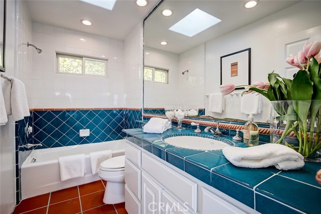607 Gould Terrace, Hermosa Beach, California 90254, 3 Bedrooms Bedrooms, ,3 BathroomsBathrooms,Residential,Sold,Gould,SB21042448