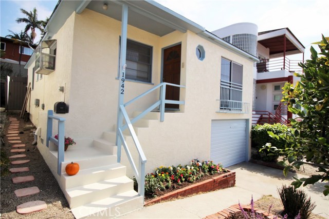 1942 SPRINGFIELD AVENUE, Hermosa Beach, California 90254, 2 Bedrooms Bedrooms, ,1 BathroomBathrooms,Residential,Sold,SPRINGFIELD AVENUE,SB19237640