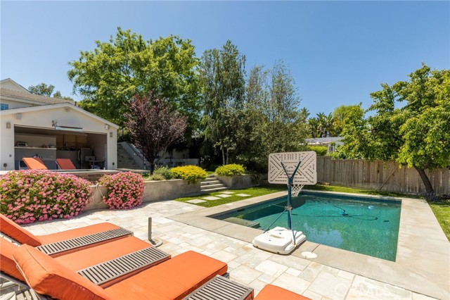 51 Dapplegray Lane, Rolling Hills Estates, California 90274, 5 Bedrooms Bedrooms, ,3 BathroomsBathrooms,Residential,Sold,Dapplegray,SB21097792