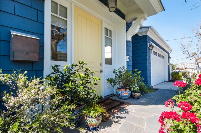 872 27th Street, Manhattan Beach, California 90266, 4 Bedrooms Bedrooms, ,3 BathroomsBathrooms,Residential,Sold,27th,SB20136143