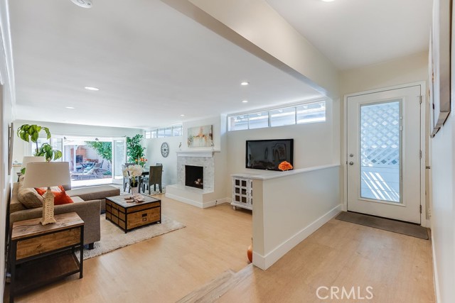 412 Marine Avenue, Manhattan Beach, California 90266, 3 Bedrooms Bedrooms, ,Residential,Sold,Marine,SB21057132