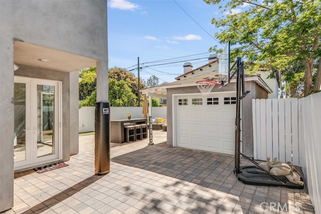 2305 Oak Avenue, Manhattan Beach, California 90266, 3 Bedrooms Bedrooms, ,2 BathroomsBathrooms,Residential,Sold,Oak,PW21077837