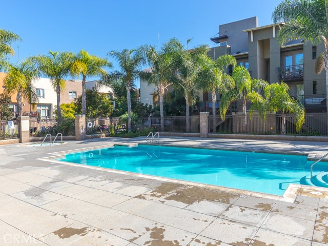 2 Bed Home for Sale in Hawthorne, California