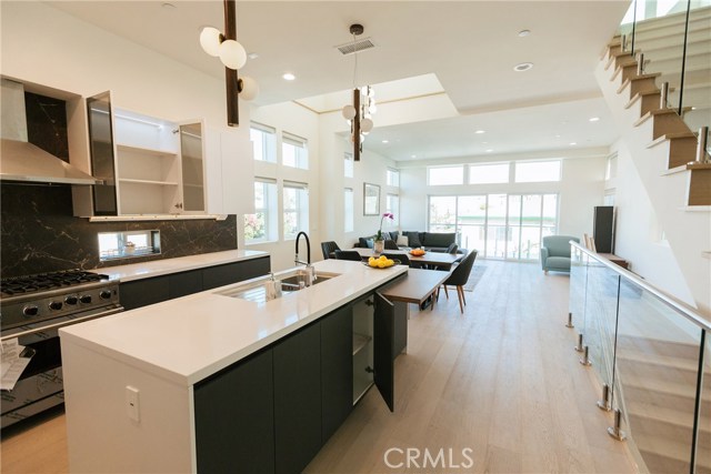 1758 Dixon, Redondo Beach, California 90278, 3 Bedrooms Bedrooms, ,4 BathroomsBathrooms,Residential,Sold,Dixon,SB20213630