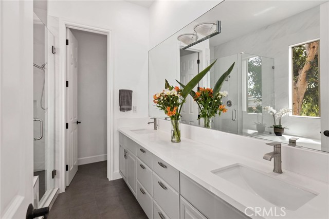 952 15th Street, Hermosa Beach, California 90254, 4 Bedrooms Bedrooms, ,3 BathroomsBathrooms,Residential,Sold,15th,SB20106766