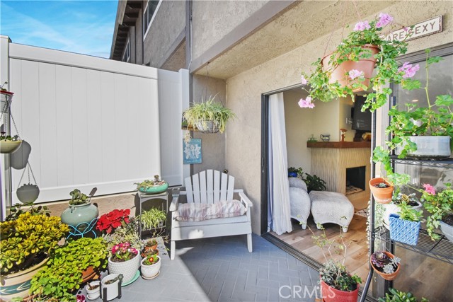 1140 Manhattan Beach Boulevard, Manhattan Beach, California 90266, 2 Bedrooms Bedrooms, ,3 BathroomsBathrooms,Residential,Sold,Manhattan Beach,SB21036355