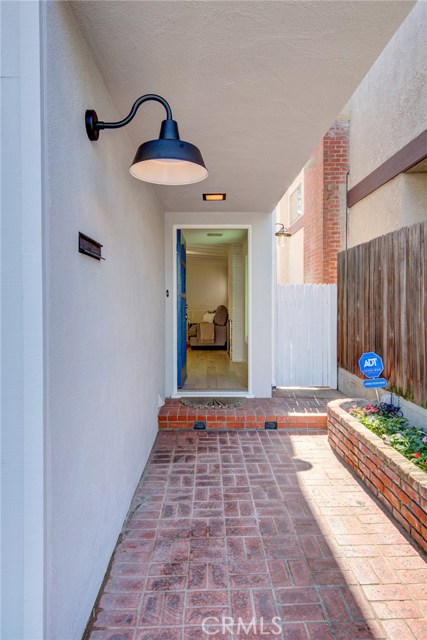 436 1st Street, Manhattan Beach, California 90266, 4 Bedrooms Bedrooms, ,2 BathroomsBathrooms,Residential,Sold,1st,SB20048897