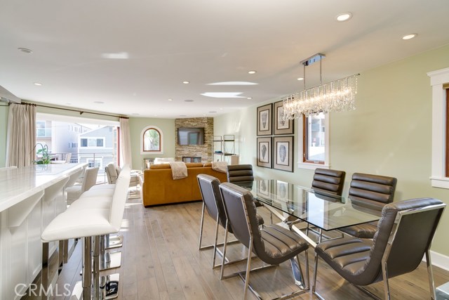 42 15th Street, Hermosa Beach, California 90254, 3 Bedrooms Bedrooms, ,3 BathroomsBathrooms,Residential,Sold,15th,SB18263868