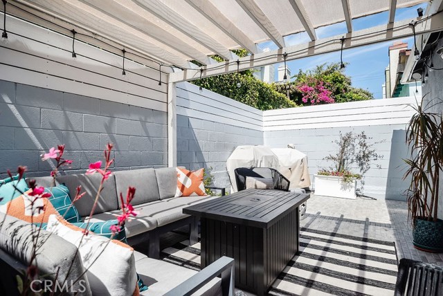 1641 Haynes Lane, Redondo Beach, California 90278, 2 Bedrooms Bedrooms, ,Residential,Sold,Haynes,SB20135411