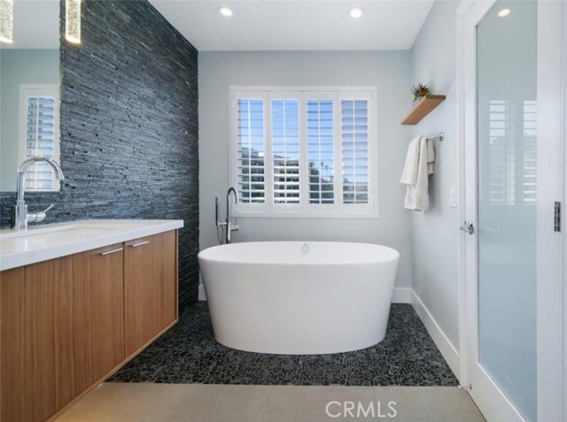 Free Standing Tub in Master Bathroom