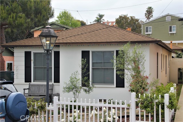 532 Marine Avenue, Manhattan Beach, California 90266, 3 Bedrooms Bedrooms, ,1 BathroomBathrooms,Residential,Sold,Marine Avenue,SB21085787