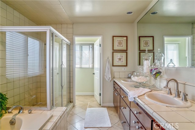 465 28th Street, Manhattan Beach, California 90266, 3 Bedrooms Bedrooms, ,3 BathroomsBathrooms,Residential,Sold,28th,SB19069808