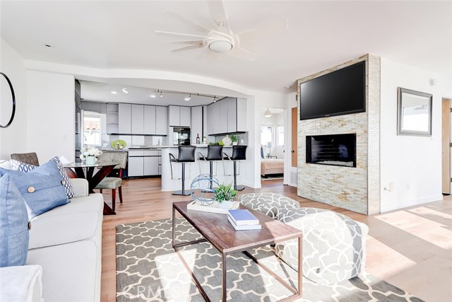 3606 Manhattan Avenue, Manhattan Beach, California 90266, 3 Bedrooms Bedrooms, ,3 BathroomsBathrooms,Residential,Sold,Manhattan,SB20088525