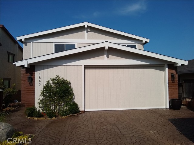 Large Driveway - Plenty of Parking