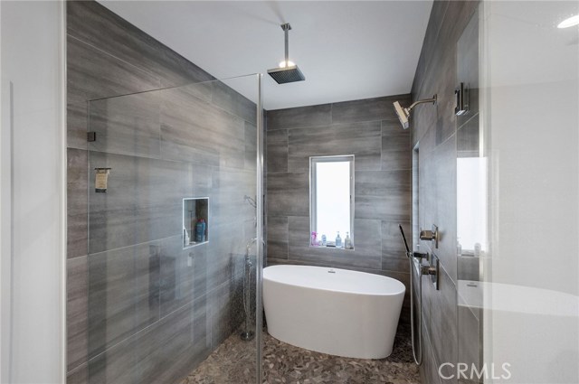 1325 Gertruda Avenue, Redondo Beach, California 90277, 5 Bedrooms Bedrooms, ,4 BathroomsBathrooms,Residential,Sold,Gertruda,SB20095721