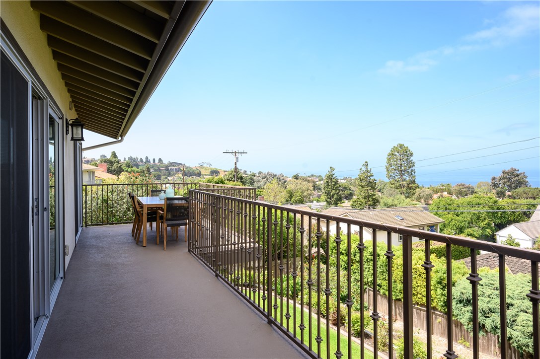 1613 Via Zurita, Palos Verdes Estates, California 90274, 4 Bedrooms Bedrooms, ,1 BathroomBathrooms,Residential,Sold,Via Zurita,SB20225458