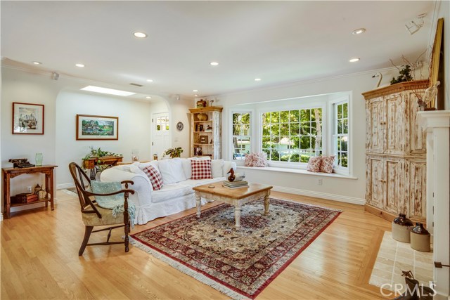 LIVING ROOM WITH BIG BAY WINDOW