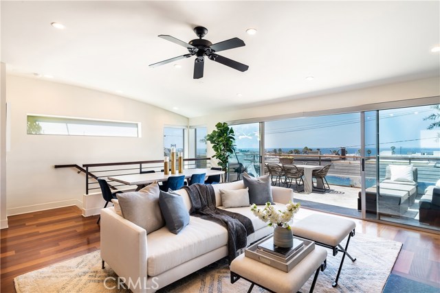 1523 Manhattan Avenue, Hermosa Beach, California 90254, 4 Bedrooms Bedrooms, ,5 BathroomsBathrooms,Residential,Sold,Manhattan,SB18207493