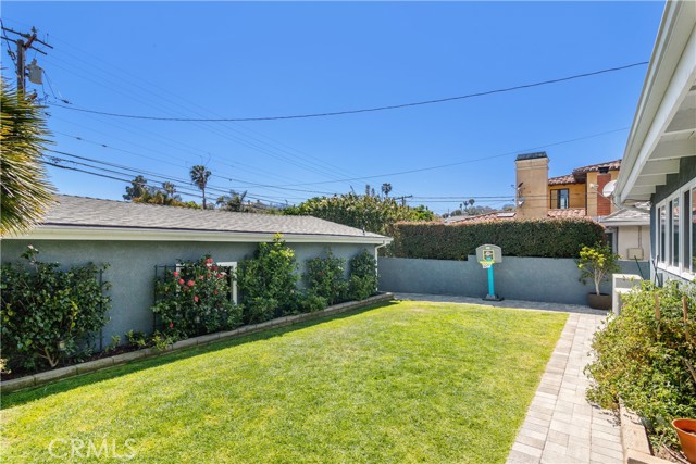 826 Knob Hill Avenue, Redondo Beach, California 90277, 4 Bedrooms Bedrooms, ,2 BathroomsBathrooms,Residential,Sold,Knob Hill,SB21084107