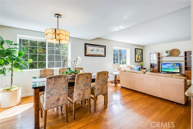 1427 12th Street, Manhattan Beach, California 90266, 2 Bedrooms Bedrooms, ,3 BathroomsBathrooms,Residential,Sold,12th,SB21102526