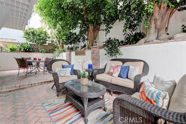 214 Juanita Avenue, Redondo Beach, California 90277, 3 Bedrooms Bedrooms, ,2 BathroomsBathrooms,Residential,Sold,Juanita,SB19078537