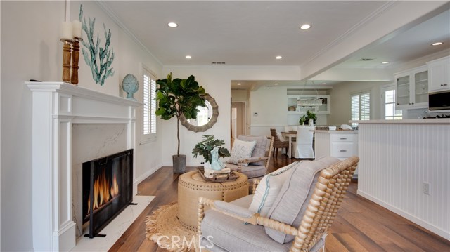 329 4th Street, Manhattan Beach, California 90266, 3 Bedrooms Bedrooms, ,2 BathroomsBathrooms,Residential,Sold,4th,SB20090773