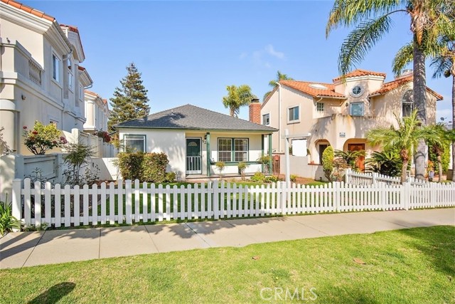 528 Lucia Avenue, Redondo Beach, California 90277, 5 Bedrooms Bedrooms, ,2 BathroomsBathrooms,Residential,Sold,Lucia,SB21146156