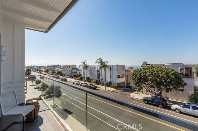 716 Manhattan Avenue, Manhattan Beach, California 90266, 3 Bedrooms Bedrooms, ,3 BathroomsBathrooms,Residential,Sold,Manhattan,SB20229192