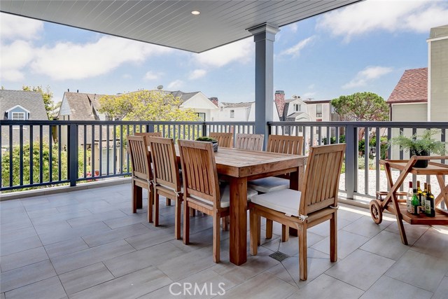 501 8th Street, Manhattan Beach, California 90266, 5 Bedrooms Bedrooms, ,2 BathroomsBathrooms,Residential,Sold,8th,SB20129717