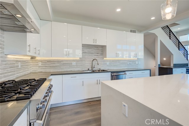1809 Green Lane, Redondo Beach, California 90278, 5 Bedrooms Bedrooms, ,5 BathroomsBathrooms,Residential,Sold,Green,PV19214321