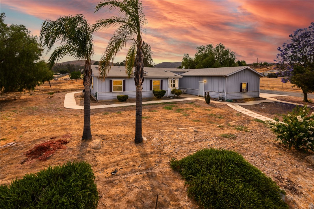 Detail Gallery Image 1 of 1 For 22721 Old Elsinore Rd, Perris,  CA 92570 - 3 Beds | 2/1 Baths
