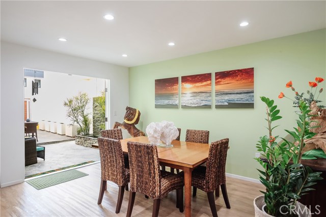 462 27th Street, Manhattan Beach, California 90266, 3 Bedrooms Bedrooms, ,2 BathroomsBathrooms,Residential,Sold,27th,SB20201304