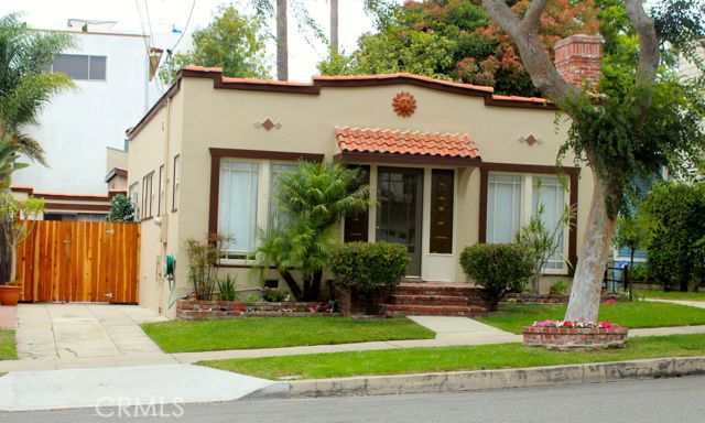 615 Emerald Street, Redondo Beach, California 90277, 2 Bedrooms Bedrooms, ,1 BathroomBathrooms,Residential,Sold,Emerald,PV13146553