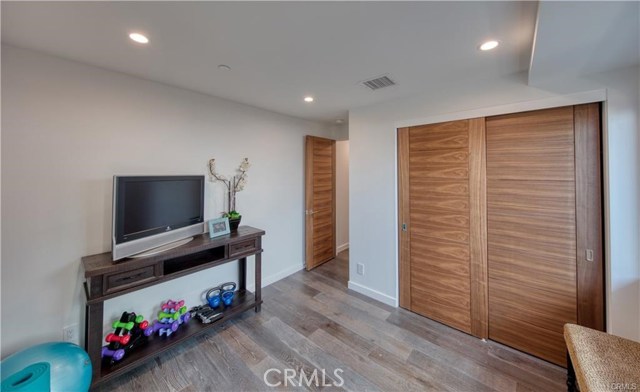 946 8th Street, Hermosa Beach, California 90254, 4 Bedrooms Bedrooms, ,3 BathroomsBathrooms,Residential,Sold,8th,SB20005641
