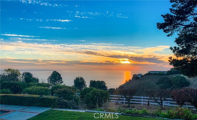 5 Crest Road, Rolling Hills, California 90274, 6 Bedrooms Bedrooms, ,4 BathroomsBathrooms,Residential,Sold,Crest,PV20121004