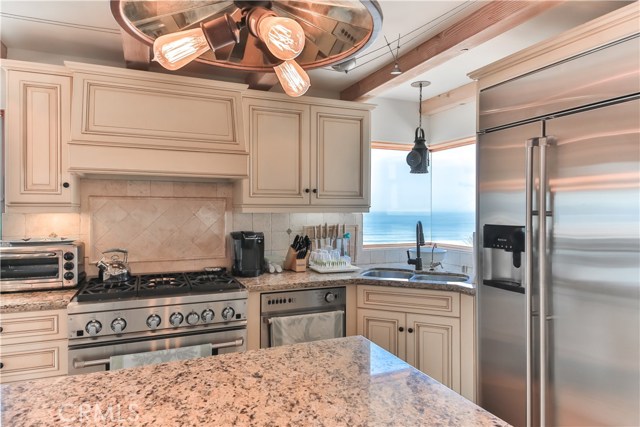 329 21st Place, Manhattan Beach, California 90266, 3 Bedrooms Bedrooms, ,3 BathroomsBathrooms,Residential,Sold,21st,SB17085113