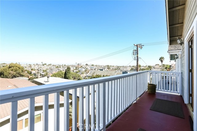 1802 Harper Avenue, Redondo Beach, California 90278, 3 Bedrooms Bedrooms, ,3 BathroomsBathrooms,Residential,Sold,Harper,SB18227443