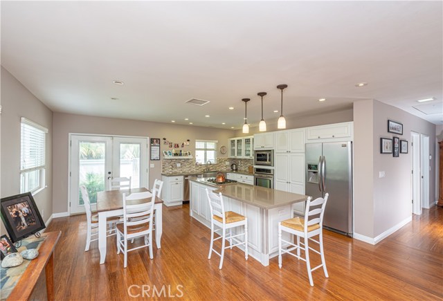 2201 Robinson Street, Redondo Beach, California 90278, 2 Bedrooms Bedrooms, ,1 BathroomBathrooms,Residential,Sold,Robinson,SB20178302