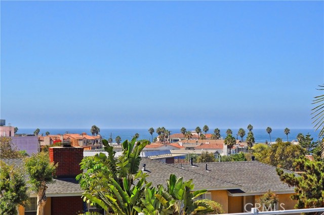 325 Avenue G, Redondo Beach, California 90277, 4 Bedrooms Bedrooms, ,2 BathroomsBathrooms,Residential,Sold,Avenue G,SB18227569