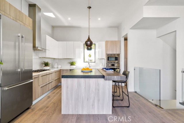 1832 Pacific Coast Highway, Hermosa Beach, California 90254, 3 Bedrooms Bedrooms, ,3 BathroomsBathrooms,Residential,Sold,Pacific Coast Highway,SB18123044