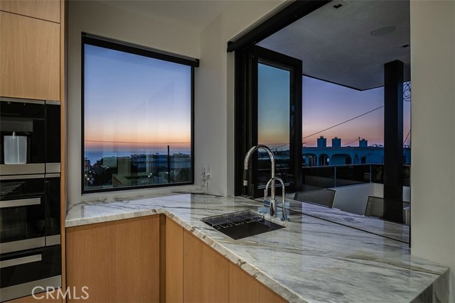 520 13th Street, Manhattan Beach, California 90266, 4 Bedrooms Bedrooms, ,4 BathroomsBathrooms,Residential,Sold,13th,SB20198748