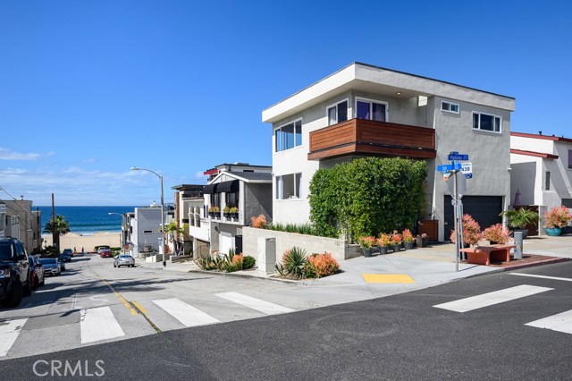 133 1st Street, Manhattan Beach, California 90266, 3 Bedrooms Bedrooms, ,2 BathroomsBathrooms,Residential,Sold,1st,SB20052011