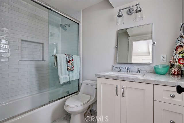700 Loma Drive, Hermosa Beach, California 90254, 3 Bedrooms Bedrooms, ,3 BathroomsBathrooms,Residential,Sold,Loma,SB18137113