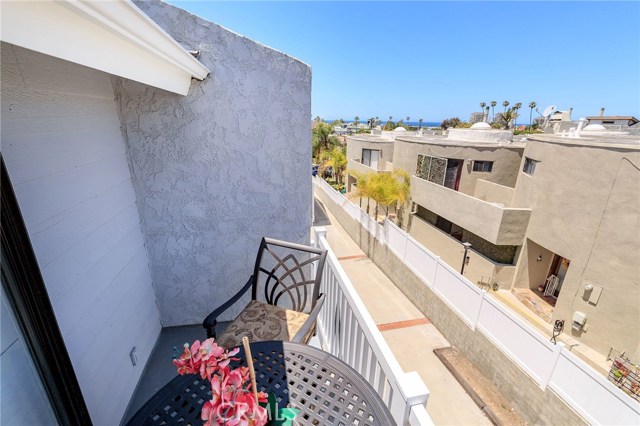 606 Guadalupe Avenue, Redondo Beach, California 90277, 2 Bedrooms Bedrooms, ,2 BathroomsBathrooms,Residential,Sold,Guadalupe,SB19124335