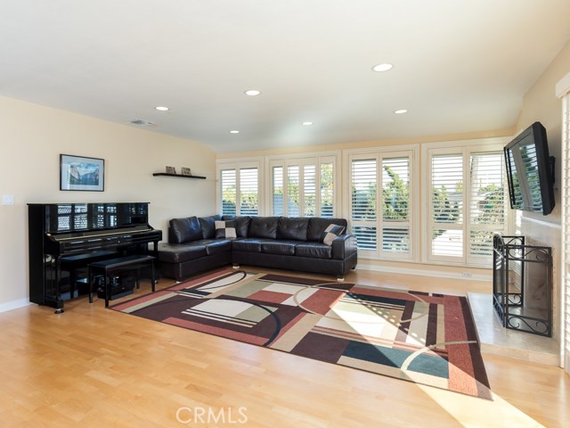 2034 Crestwood Street, Rancho Palos Verdes, California 90275, 4 Bedrooms Bedrooms, ,2 BathroomsBathrooms,Residential,Sold,Crestwood,PV18041500