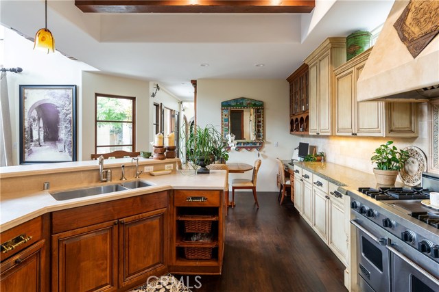 720 33rd Street, Manhattan Beach, California 90266, 5 Bedrooms Bedrooms, ,3 BathroomsBathrooms,Residential,Sold,33rd,SB19184166