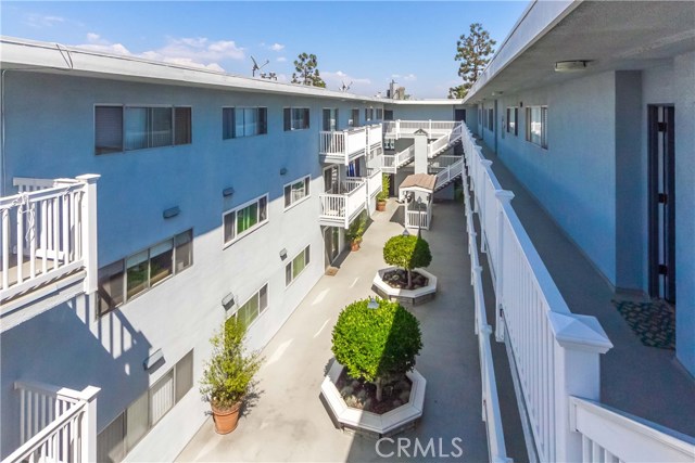 2411 Prospect Avenue, Hermosa Beach, California 90254, 2 Bedrooms Bedrooms, ,1 BathroomBathrooms,Residential,Sold,Prospect,SB17206001