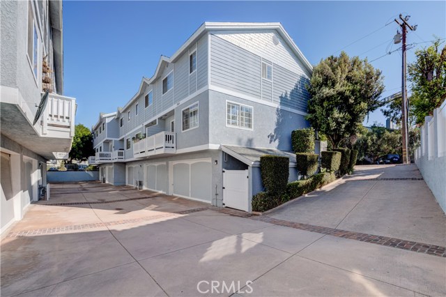 317 Emerald Street, Redondo Beach, California 90277, 2 Bedrooms Bedrooms, ,2 BathroomsBathrooms,Residential,Sold,Emerald,SB20221825