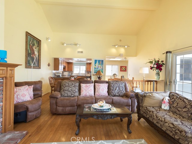 1835 Rockefeller Lane, Redondo Beach, California 90278, 3 Bedrooms Bedrooms, ,2 BathroomsBathrooms,Residential,Sold,Rockefeller,SB18189951
